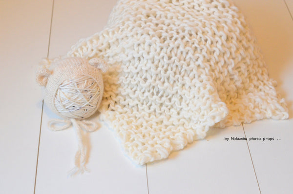 Creamy set Knit wooly blanket and matching baby bear bonnet Baby Boy or girl photo prop Newborn photo bundle - SALE